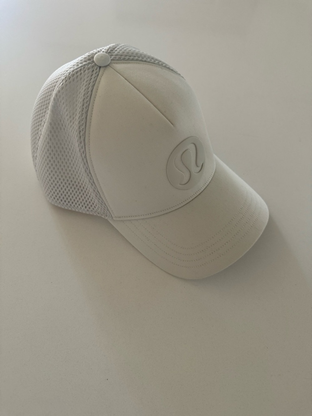 lululemon White Mesh Visor Trucker Har